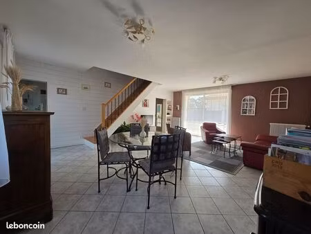 maison familiale 7 pièces 150m2 + dépendance 80 m²