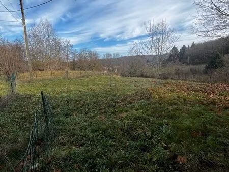 terrain constructible à vendre – auzat-la-combelle (63570) – quartier calme - toutes commo