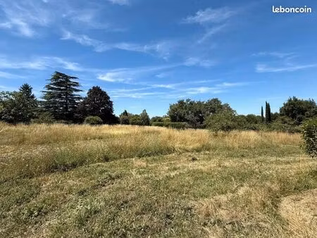 terrain 4 500 m² latresne