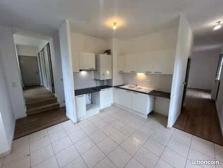 duplex de caractère t4