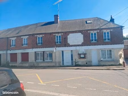 maison de 250metre carré avec appartement de 56mcarre loue