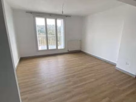 location appartement 3 pièces à morlaix (29600) : à louer 3 pièces / 53m² morlaix