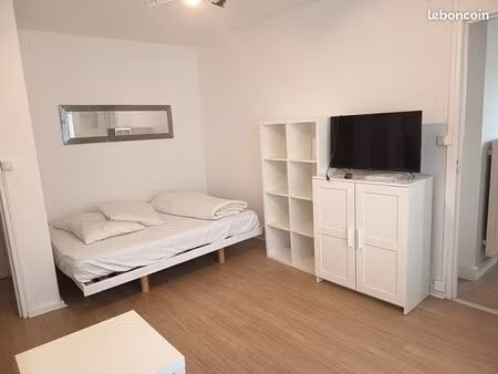 appartement +balcon+ cuisine séparée