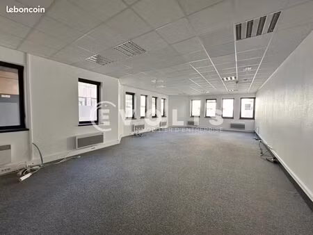 bureau 418 m²