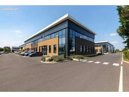 local bureaux 797 m²