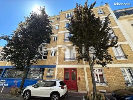bureaux 150 m²