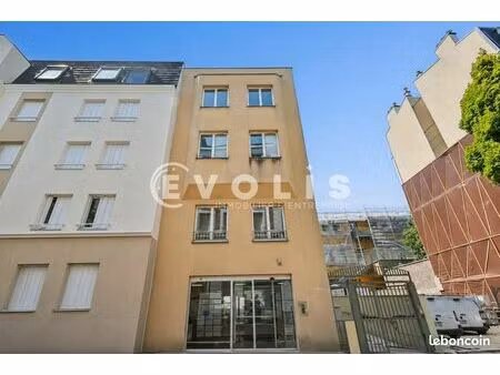 bureaux 223 m²