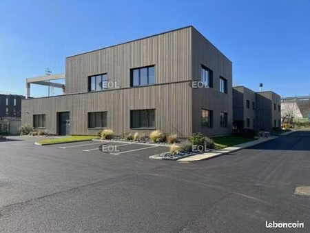 local d'activité 2 983 m²