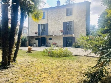 maison 12 pièces 395 m²