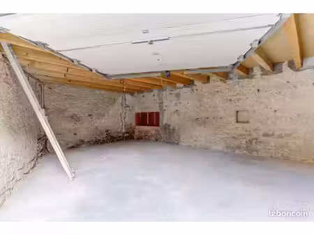 grange 1 pièce 64 m²