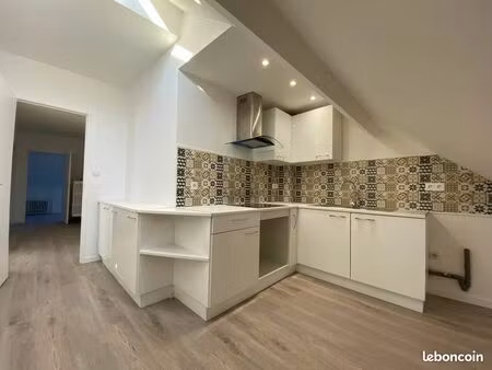 immeuble 22 pièces 626 m²