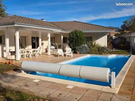 maison . 5 pièces . 140 m²