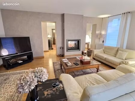 immeuble 11 pièces 314 m²