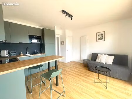 studio 1 pièce 22 m²