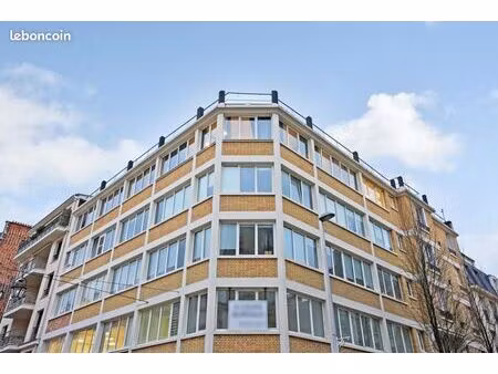 bureaux 669 m²