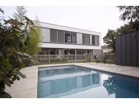 maison 8 pièces 250 m²
