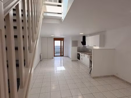 loue . t3 . 65m3 . locminé