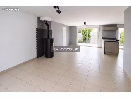 maison 8 pièces 95 m²