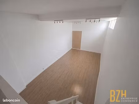 local commercial 66 m² lorient