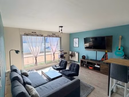appartement t2 avec place de parking  150m de la mer