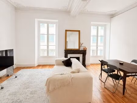pau hyper-centre : appartement de caractère rénové  88 m²