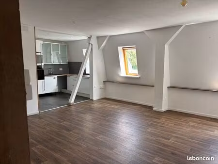 t4 de 80m2 climatisé-3 chambres
