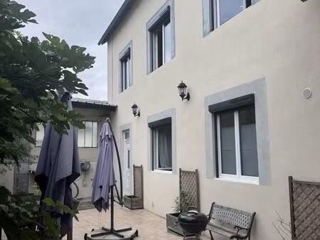 maison 5 pièces 205 m²