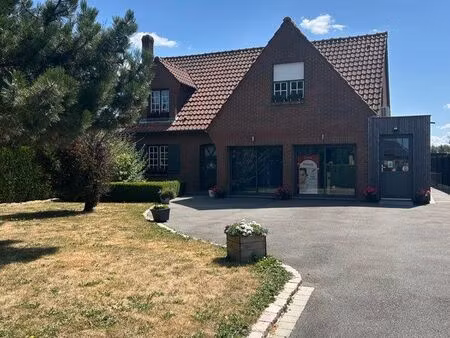 belle maison familiale de 160m2 sur un terrain de 580m2