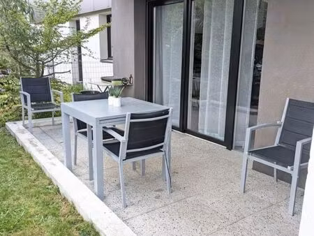t3 calme avec terrasse et grand jardin privatif – parempuyre