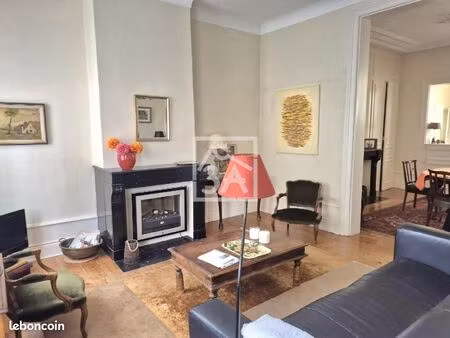 maison 9 pièces 214 m²