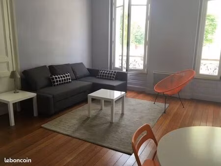a louer appartement 35 m2 a bordeaux - 840 par mois charges comprises