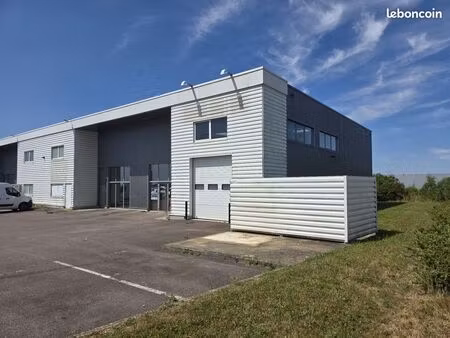 local 490 m² folkling