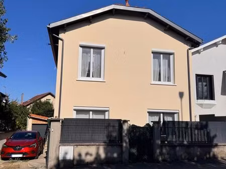 maison individuelle 4 pièces  95 m²  triangle d'or de bron