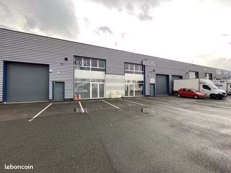 local d'activité 462 m²
