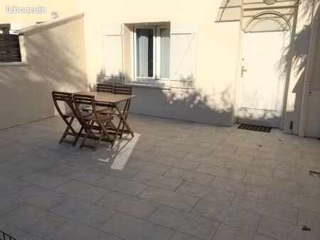 maison entièrement meublée avec terrasse