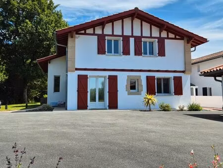 belle maison 4 chambres 180 m²
