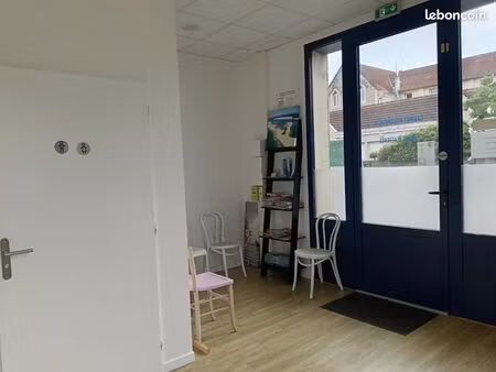 bureau 27 m²