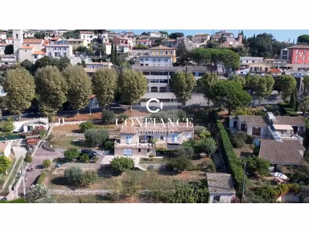 06610 la gaude rez de villa 190m² jardin 300m²
