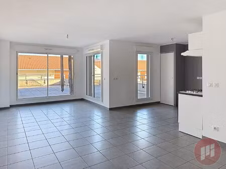 beau t3 en dernier étage  avec grande terrasse !