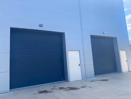 hangar/entrepot de 180 m² situe route de l'aeroport 20290 lucciana