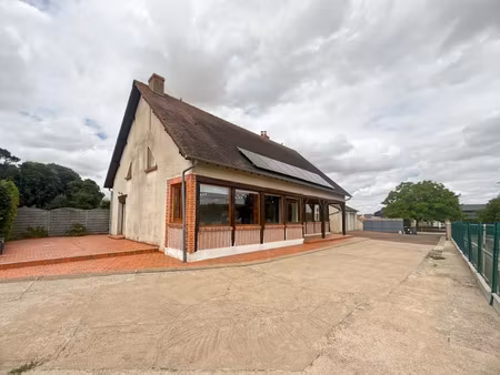 location maison 6 pièces 197.04 m² à patay (45310)  1 225 €