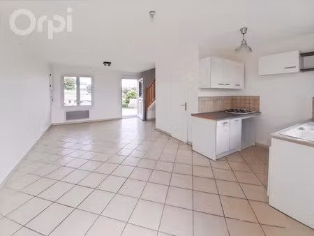 location maison 3 pièces 50 m² à ver-sur-launette (60950)  850 €