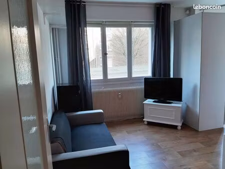studio meublé 32 5 m² + parking – a 150m  tram à deux stations des gares de lille –– dispo