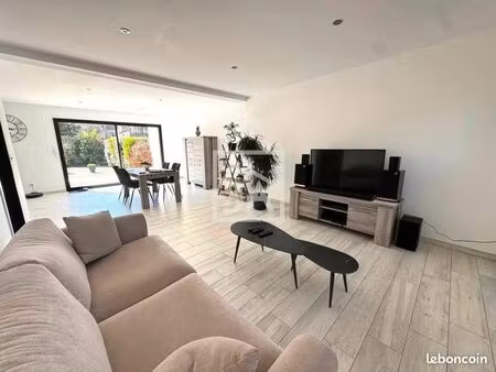 maison 7 pièces 158 m²