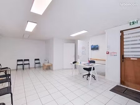 local commercial  opticien 61 m² brunoy