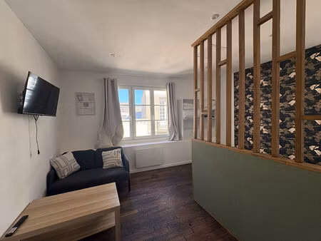location appartement 1 pièce  19.70m²  château