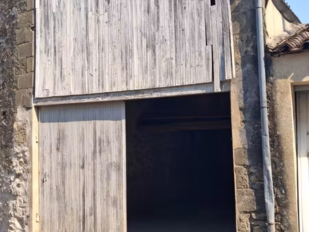 exclusivite ! garage avec mezzanine en plein centre !