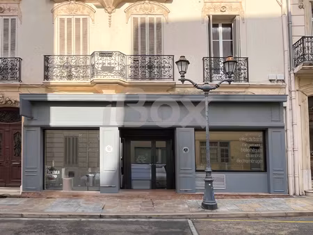 toulon  murs commerciaux libres place de la liberté