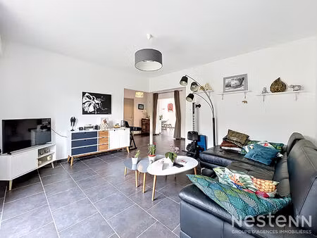superbe maison traditionnelle à vendre à castanet-tolosan - 7 pièces  158 m²