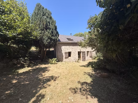 ferme isolée sur 1 hectare à devesset
